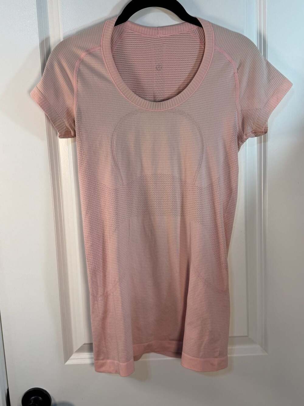 Lululemon Swiftly Tech Short Sleeve Scoop Neck Shirt Pink Size 6